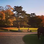 Le Domaine De Montchevreuil 3*