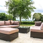 Le Domaine De Montchevreuil 3*