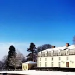 Le Domaine De Montchevreuil 3*