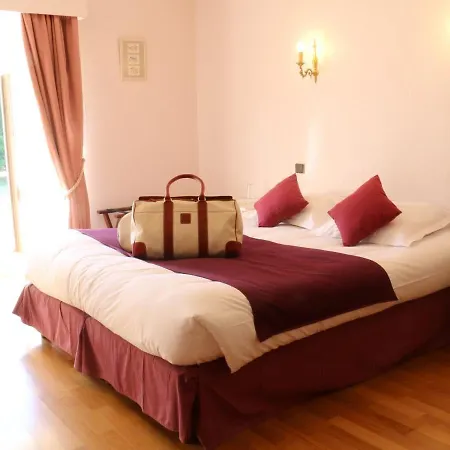 Domaine De Montchevreuil 3*