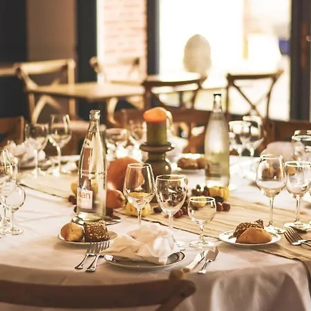 Maison d'hôtes Domaine De Montchevreuil 3*