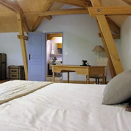 Le Domaine De Montchevreuil 3*