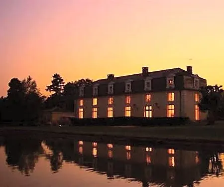 Le Domaine De Montchevreuil