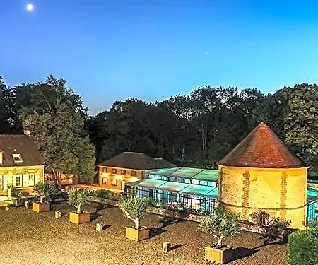 Domaine De Montchevreuil Guest house Fresneaux-Montchevreuil