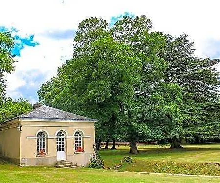 Guest house Domaine De Montchevreuil