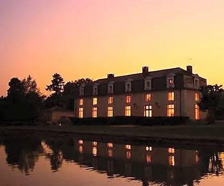 Domaine De Montchevreuil Guest house