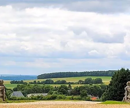 Domaine De Montchevreuil Guest house