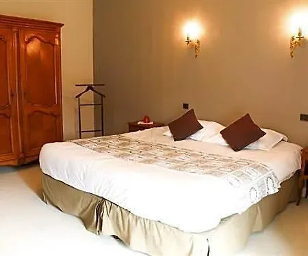 Domaine De Montchevreuil 3*