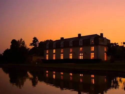 Domaine De Montchevreuil