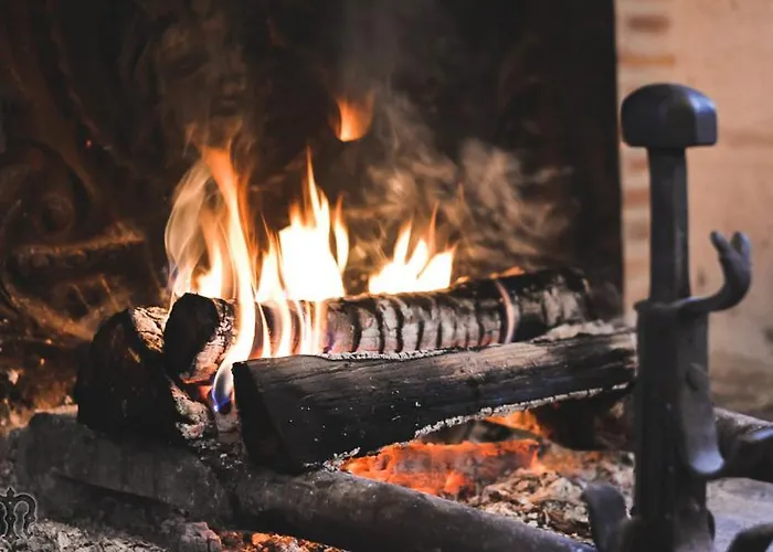 Domaine De Montchevreuil Guest house Fresneaux-Montchevreuil