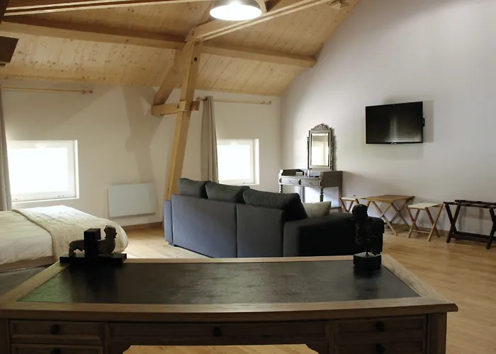 Guest house Domaine De Montchevreuil