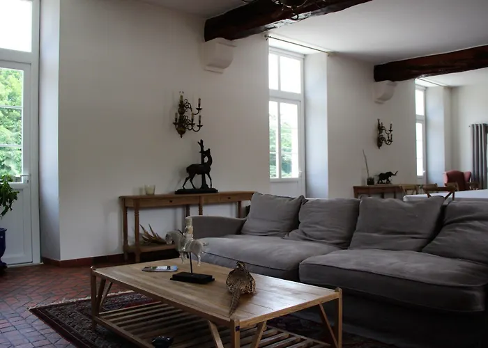 Guest house Domaine De Montchevreuil