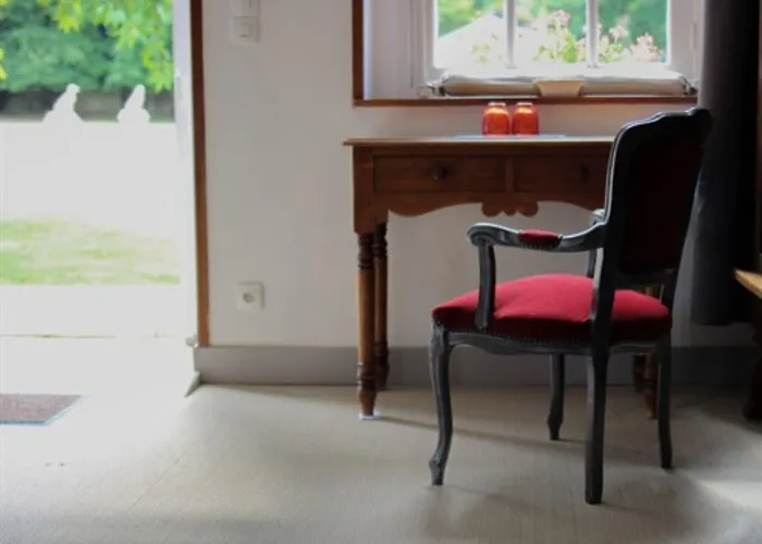 Guest house Domaine De Montchevreuil