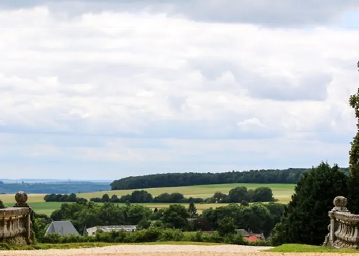 Guest house Domaine De Montchevreuil 3*