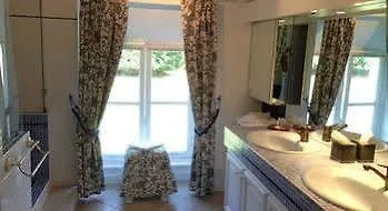 Domaine De Montchevreuil 3* Fresneaux-Montchevreuil