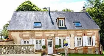 Guest house Domaine De Montchevreuil 3*
